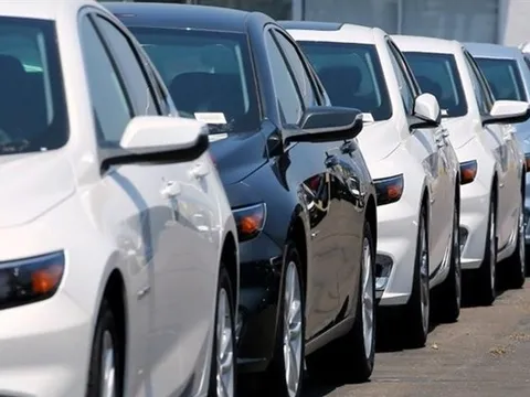 Xe mới khan hiếm, SUV lướt đến thời giá cao hơn hàng mới