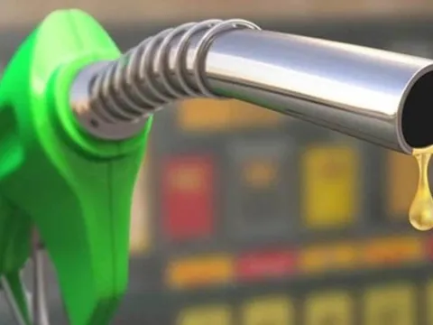 Tước giấy phép kinh doanh bảy doanh nghiệp xăng dầu đầu mối