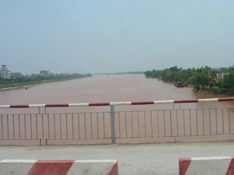 Ra sông, 4 mẹ con, bác cháu bị nước cuốn mất tích