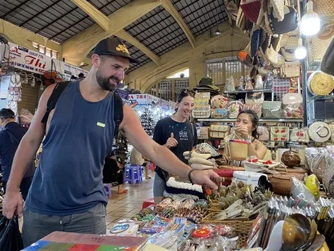 Khách quốc tế phục hồi chậm, doanh nghiệp loay hoay tháo "điểm nghẽn"