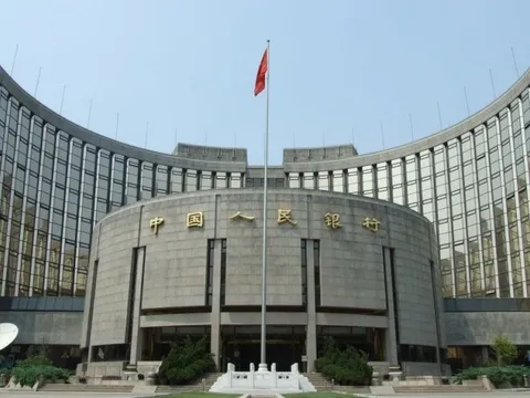 Trung Quốc cắt giảm lãi suất để vực dậy kinh tế