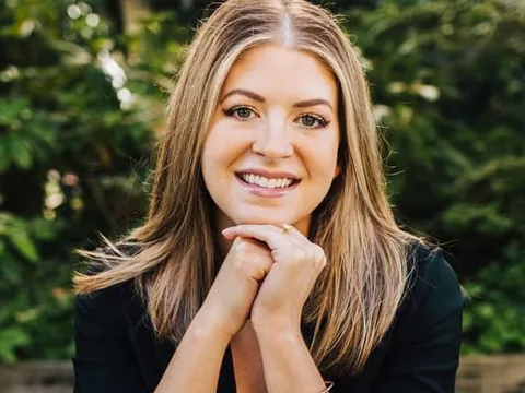 Bỏ môi giới bất động sản để dạy về tài chính, cô gái bỏ túi hơn 20 tỷ, nghỉ hưu ở tuổi 30