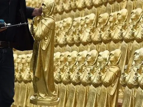 Nhà đầu tư bán mạnh vàng trong tuần