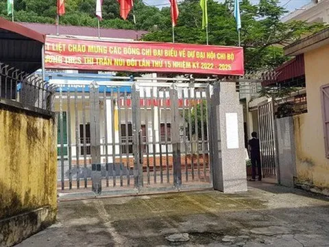 Phê bình hiệu trưởng bị tố 'lạm thu', yêu cầu hoàn trả tiền trong ngày 15/8