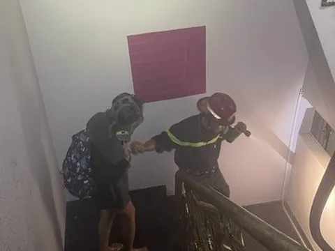 Tp.HCM: Cứu 3 người mắc kẹt trong đám cháy tại một homestay