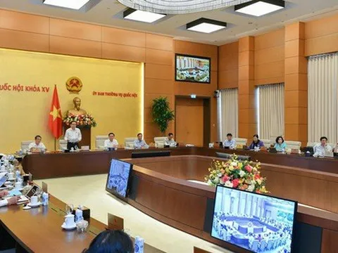 Vợ cầm thẻ ATM của chồng có phải là bạo lực gia đình?