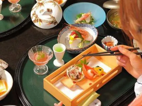 7 điều cần nhớ về văn hóa ẩm thực Nhật Bản, có những thứ tưởng chừng đơn giản nhưng dễ mắc lỗi sai