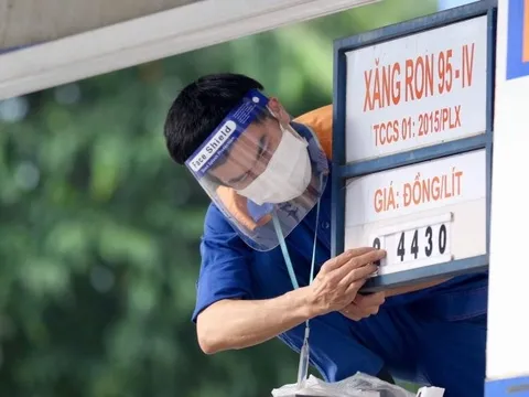 Giá xăng trong nước dự báo sẽ tiếp tục giảm