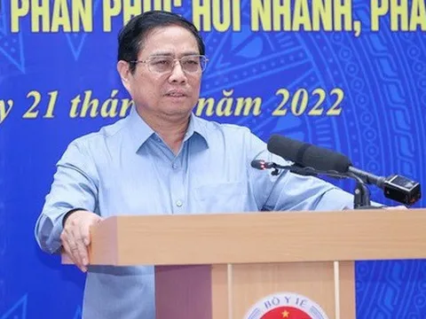 Thủ tướng: Tính đúng, tính đủ giá dịch vụ y tế, giảm chi tiền túi của người dân, đặt tính mạng, sức khỏe của Nhân dân lên trên hết, trước hết