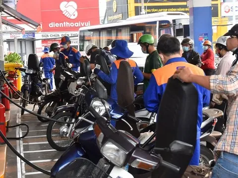 Sau 5 lần giảm liên tiếp, giá xăng tăng hay giảm vào ngày mai 22-8?