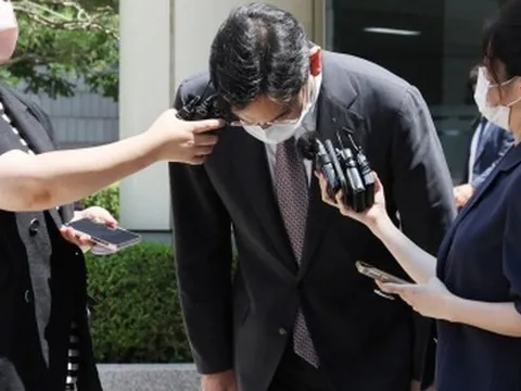 Đằng sau lệnh ân xá đặc biệt với “thái tử” Samsung?