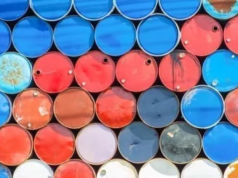 Thị trường tiêu thụ lớn nhất thế giới dần hồi phục, dầu thô 'giá rẻ' của Nga mất vị thế?