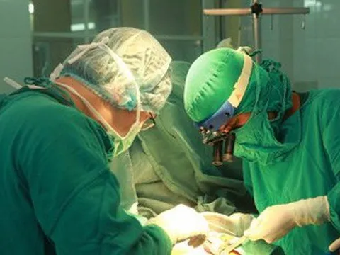 Giới chuyên môn nói gì về việc 'dao mổ rẻ rạch 3 lần mới qua da'?