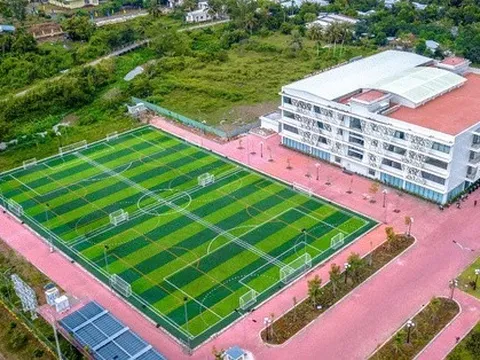 Những góc hình "tình bể bình", đẹp lãng mạn như trời Âu trong khuôn viên Đại học FPT Campus Cần Thơ