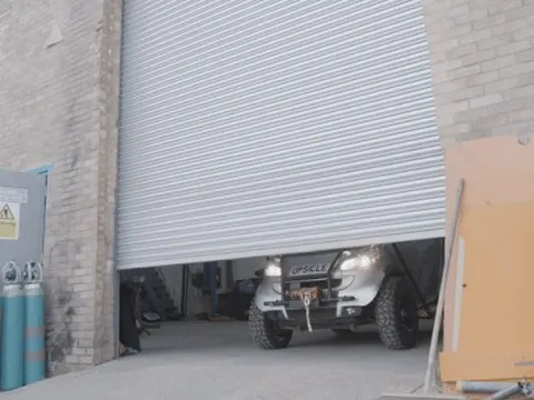 ‘Xe tí hon’ Smart Fortwo cũng độ được thành nhà di động: Có cả bếp và bồn rửa