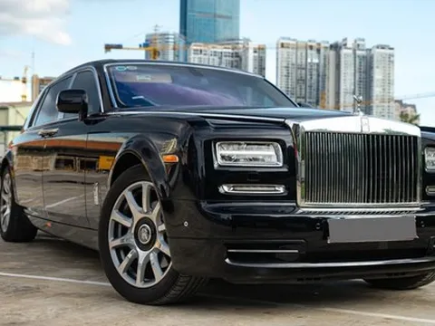 ‘Bóng ma Anh quốc’ Rolls-Royce Phantom 7 năm tuổi vẫn có giá ngang Mercedes-Maybach S 680 mới