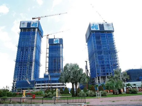 Xây dựng Hoà Bình rót hơn trăm tỷ vào thị trường Úc và Canada