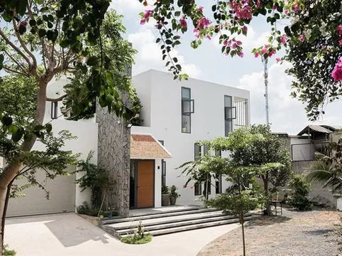 Thăm căn biệt thự 300m2 của gia đình 3 thế hệ tại Bình Dương