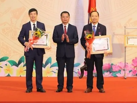 Lào trao tặng nguyên Bí thư Thanh Hóa Trịnh Văn Chiến Huân chương Lao động