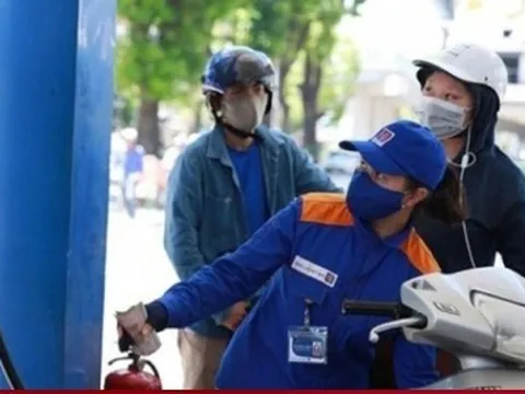 Doanh nghiệp bán xăng lo nghỉ lễ sớm vì khan hàng: Bộ Công Thương nói gì?