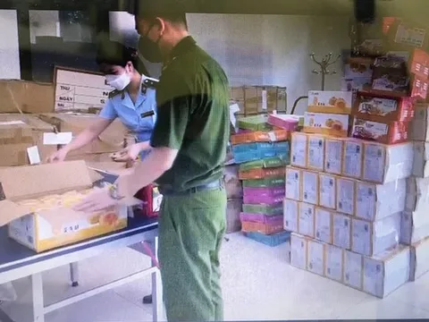 Hà Nội: Thu giữ số lượng lớn bánh Trung thu không có nguồn gốc xuất xứ