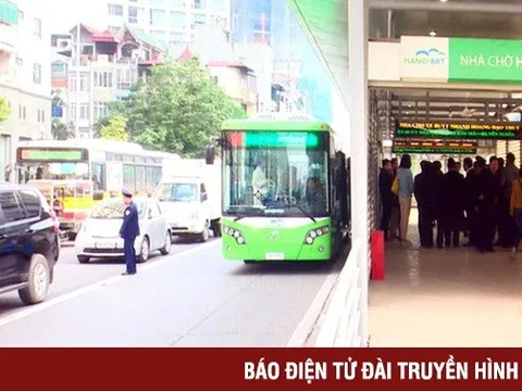 Đầu tư 'khủng' nhưng không hiệu quả, nên giữ hay bỏ bus nhanh BRT?