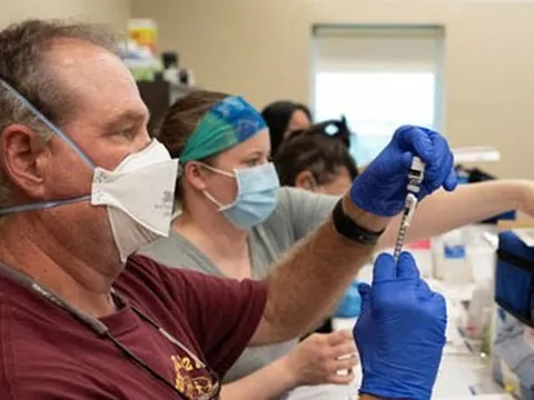 Cơn ác mộng bất bình đẳng vắc-xin trở lại