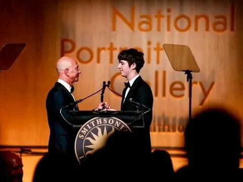 Chân dung con trai cả của Jeff Bezos - người có thể thừa kế hàng tỷ USD trong tương lai