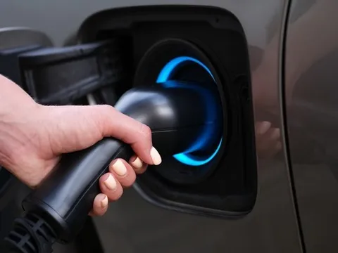 Giá ô tô điện qua sử dụng tăng nhanh gấp 5 lần xe xăng