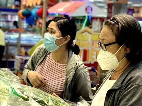 Siêu thị giảm giá nhiều mặt hàng trong dịp lễ 2/9