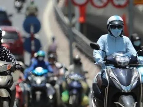 Miền Bắc oi nóng trước khi đón mưa dông