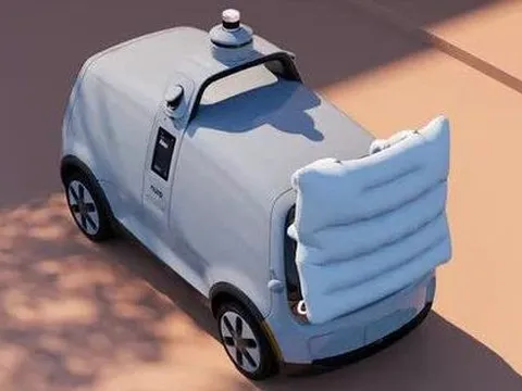 Ô tô tự lái độc đáo được đăng ký ở Việt Nam: Không cần tài xế, cửa mở kiểu cánh chim