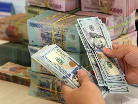 Thu ngân sách từ dầu thô gần gấp đôi cùng kỳ