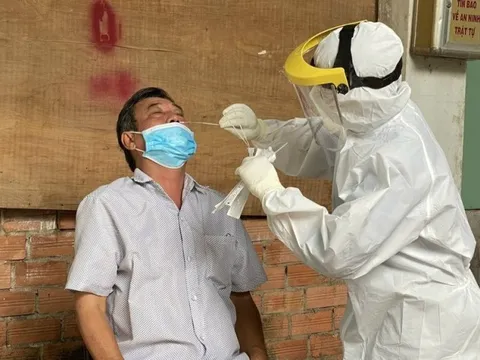 Bình Dương: Biến thể phụ Omicron lây lan nhanh, nguy cơ dịch chồng dịch