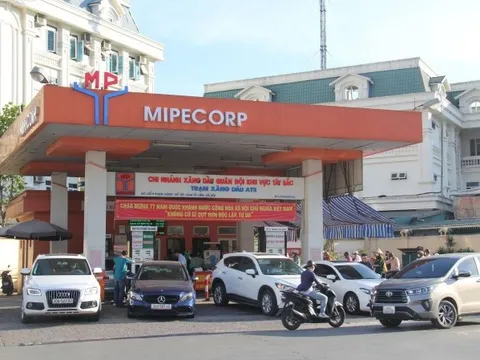 Hà Nội: Cây xăng hết hàng giữa chừng, nhiều xe phải quay đầu