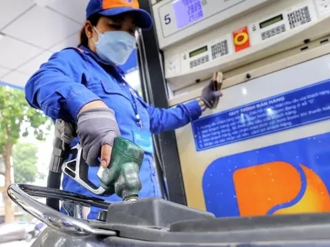 Giá xăng dầu sắp tăng mạnh, kiến nghị điều chỉnh giá từ 1/9