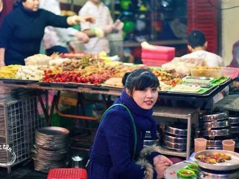 Khách Tây tiết lộ cách tìm ra quán ăn đường phố ngon ở Việt Nam