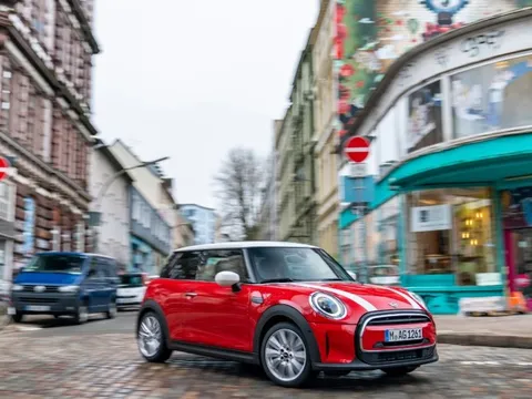 MINI 3-Cửa - Hatchback đô thị cá tính, cuốn hút khách hàng Việt