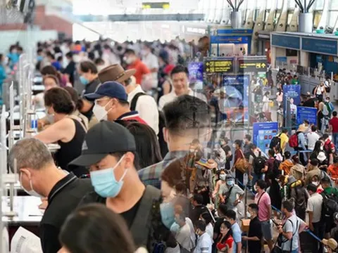 Ảnh, clip: Sân bay 3 miền "chật cứng" hành khách trước kỳ nghỉ lễ 2/9