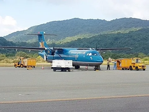 Các đại lý 'ghim' vé tàu, vé máy bay làm khó người dân Côn Đảo?