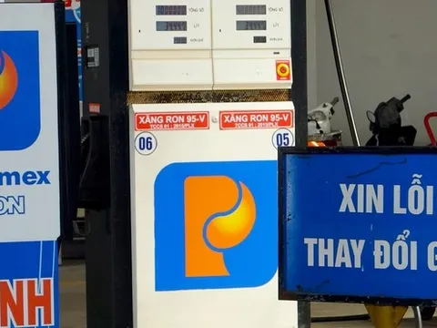 Giá xăng nhập giảm kỷ lục trong vòng 8 tháng về mức 20.000 đồng