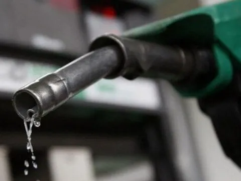 Bát nháo thị trường xăng dầu trước ngày điều chỉnh giá