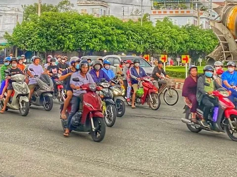 Người dân miền Tây ùn ùn rời quê sau lễ 2/9