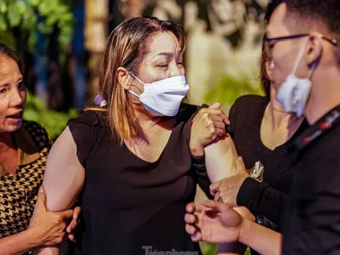 Cháy quán karaoke khiến 32 người tử vong: Trắng đêm nhận diện người thân