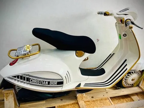 Chiếc xe máy Vespa biển ngũ quý 6 "hét" giá 3,5 tỷ đồng