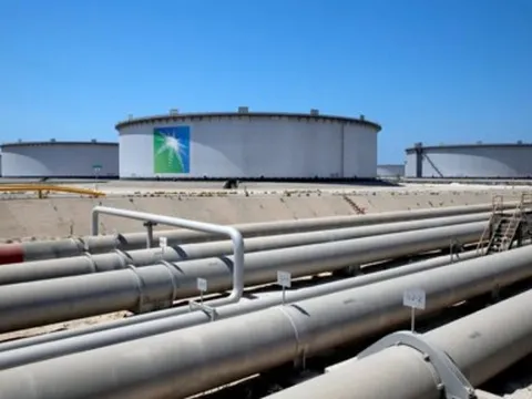 Giá dầu giằng co sau khi OPEC + tuyên bố cắt giảm sản lượng