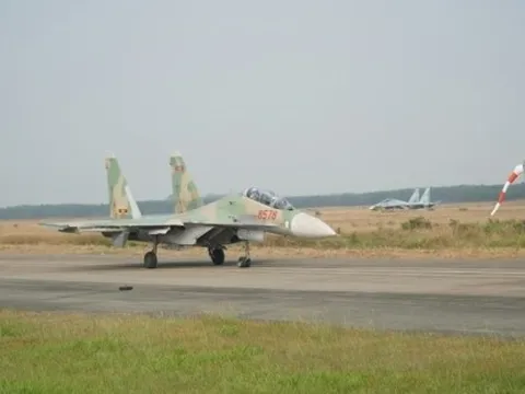 Xây dựng thêm sân bay: Không thể duy ý chí!