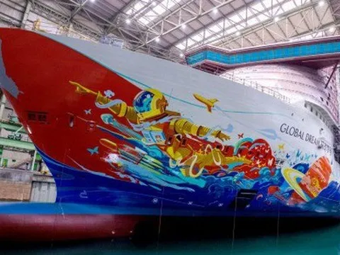 Siêu tàu du lịch 1,4 tỷ USD bị rao bán phế liệu dù chưa sử dụng một lần