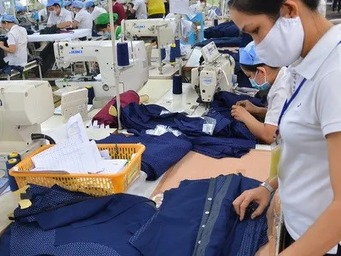 Xoay xở giữ việc cho người lao động