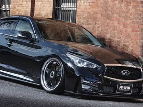 Độ xe kiểu VIP: Trào lưu hạ gầm, phóng to sedan đắt đỏ của Mercedes, Lexus